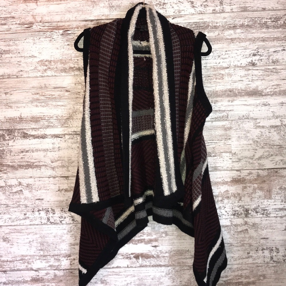 Maroon/Black/Beige Short sleeve sweater
